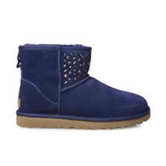 Ugg Classic Mini Stud Medallion Boots - Picture 8 of 8